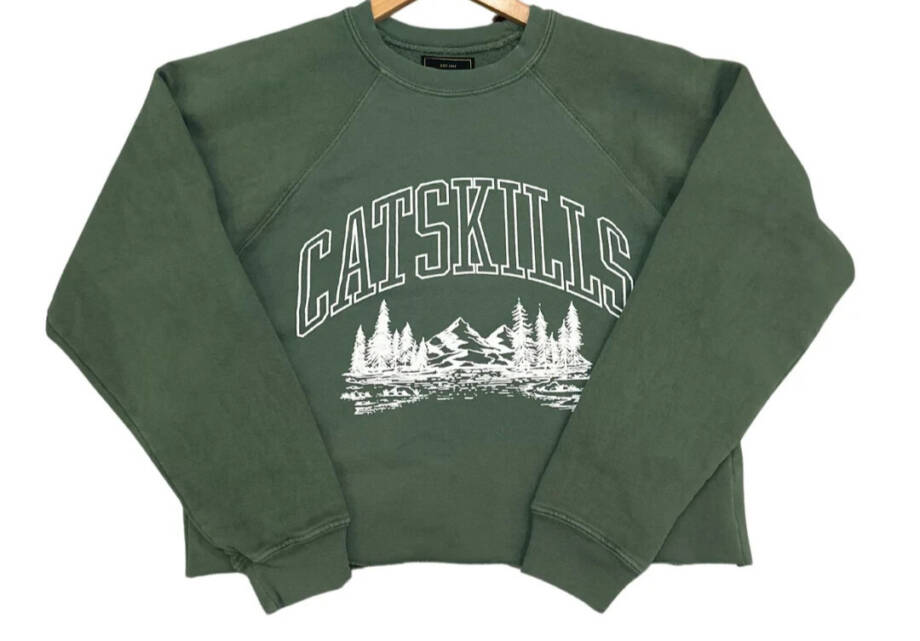 Retro Brand Graphic Sweatshirt Women's S Vintage Forest Crewneck Pullover Style