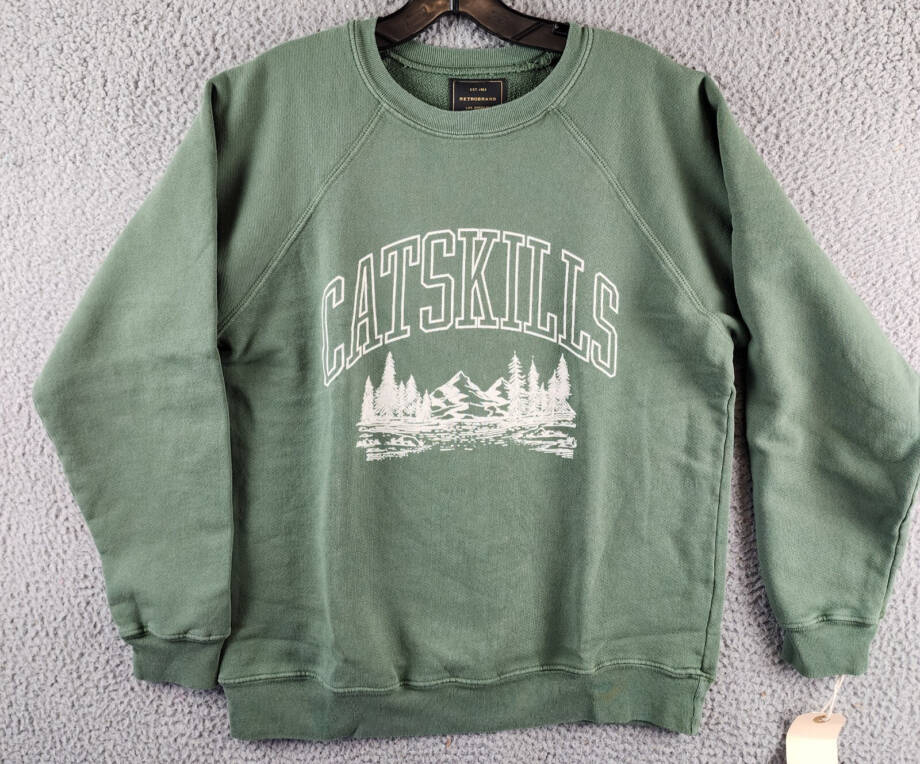 Retro Brand Graphic Sweatshirt Women's S Vintage Forest Crewneck Pullover Style