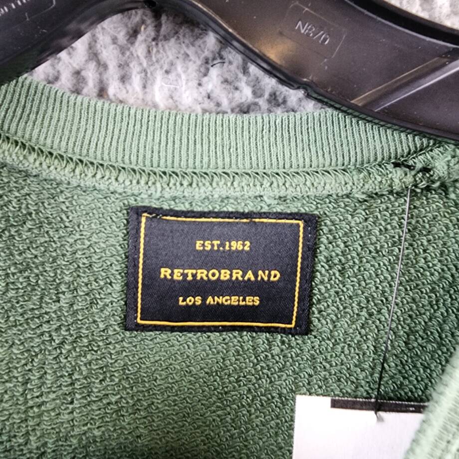 Retro Brand Graphic Sweatshirt Women's S Vintage Forest Crewneck Pullover Style