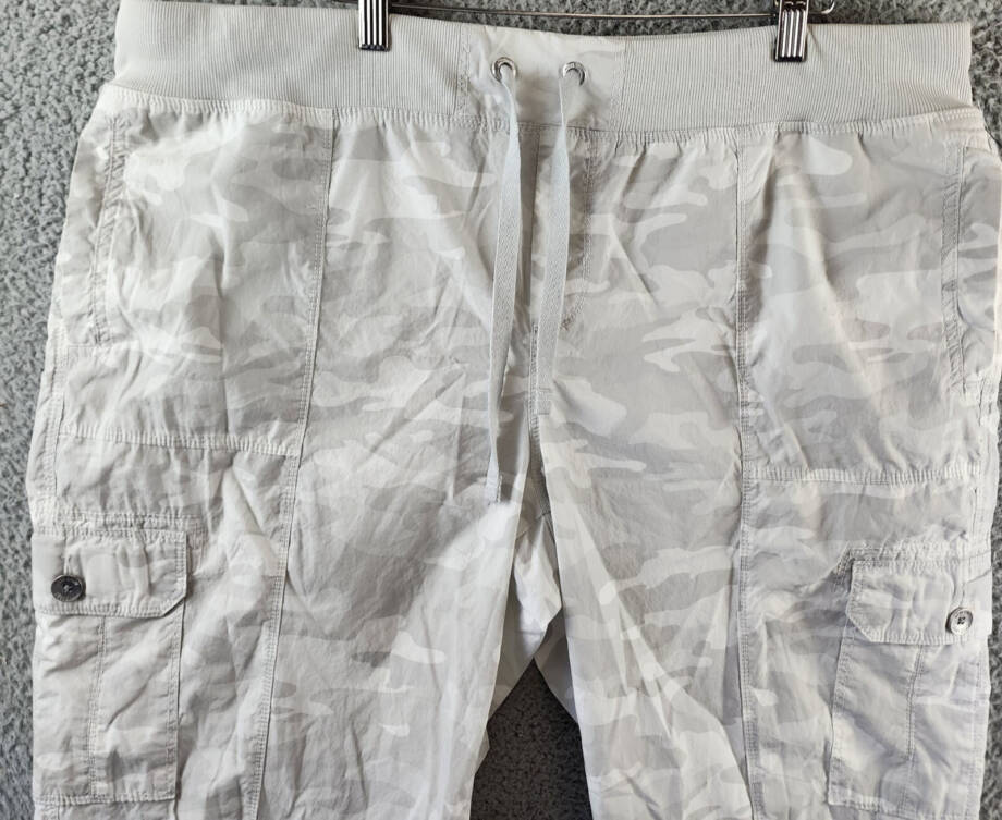 DKNY Camo Print Cropped Cargo Jogger Pants Women's XL Grey Drawstring Waist