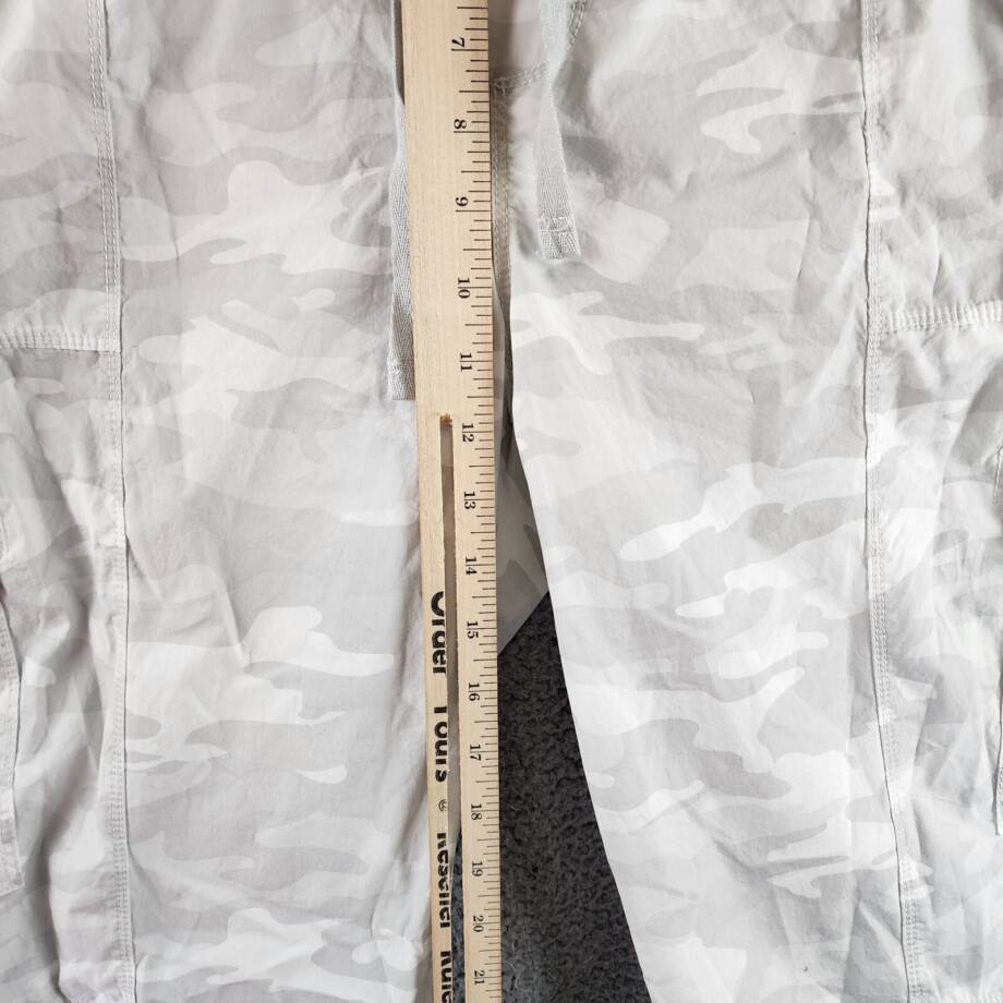 DKNY Camo Print Cropped Cargo Jogger Pants Women's XL Grey Drawstring Waist