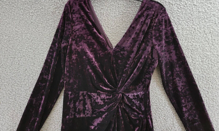 GUESS Velvet Ruched-Front Dress Women's 12 Plum V-Neck Long Sleeve Back Zipped