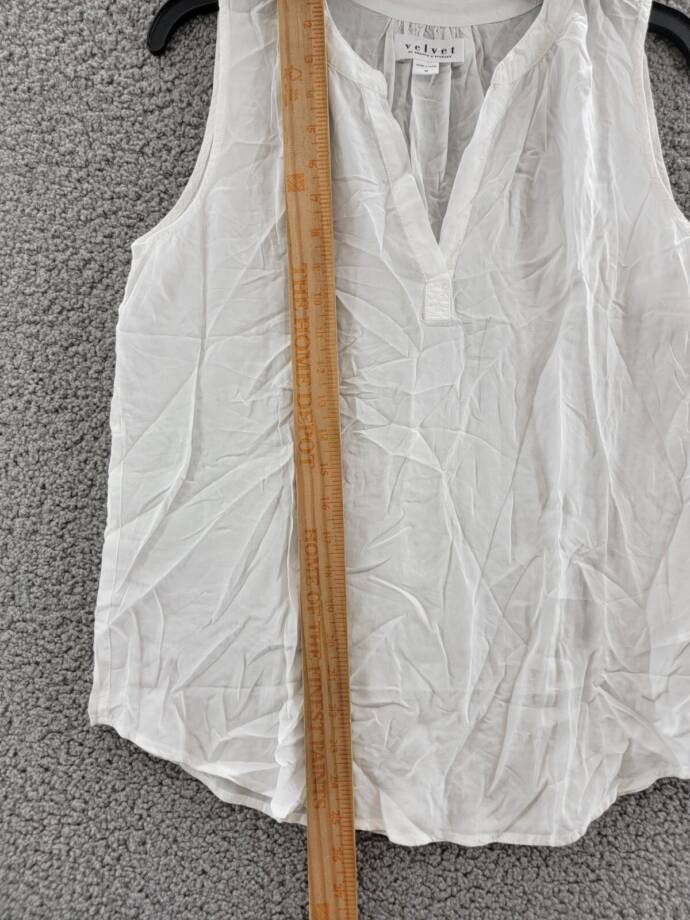 Velvet by Graham & Spencer Peachy Sleeveless Top Women's M White Split Neck~
