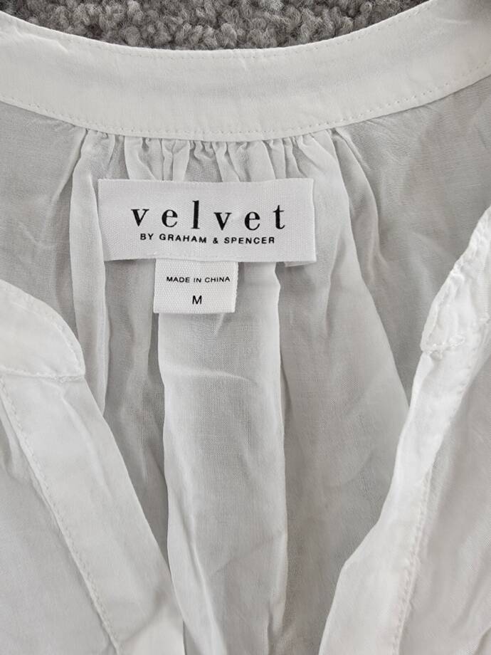 Velvet by Graham & Spencer Peachy Sleeveless Top Women's M White Split Neck~