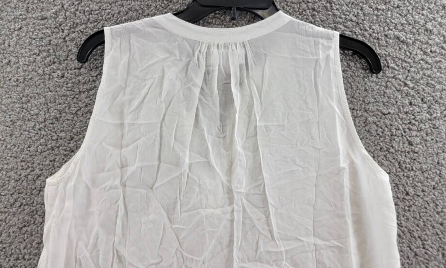 Velvet by Graham & Spencer Peachy Sleeveless Top Women's M White Split Neck~