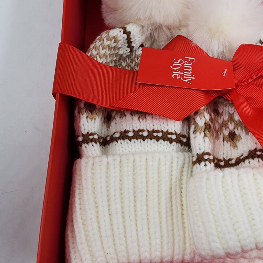 Charter Club Mommy & Me Adult & Child Fair Isle Beanies Set Womens Ivory Pompoms