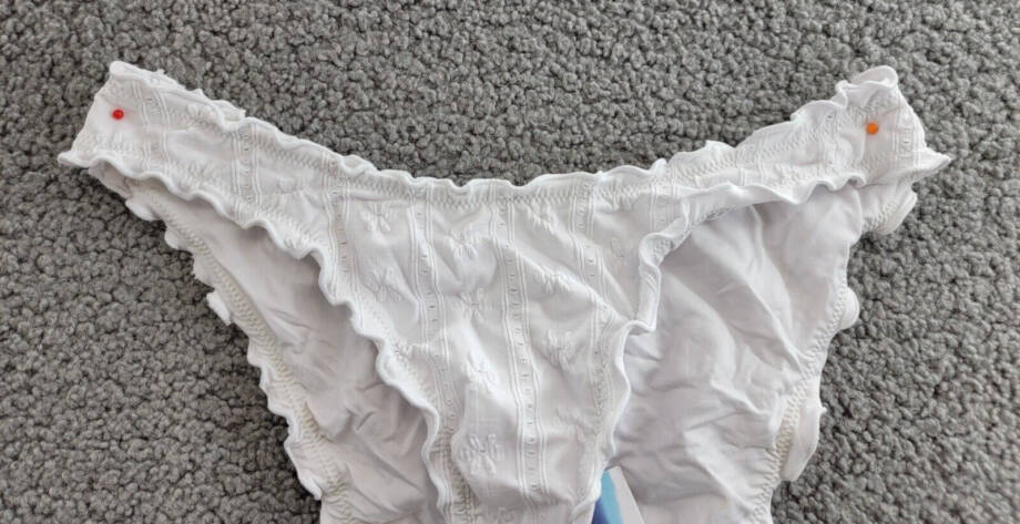 Isabella Rose Meadow Maui Bikini Bottom Women's S Marshmallow Ruffled Hem