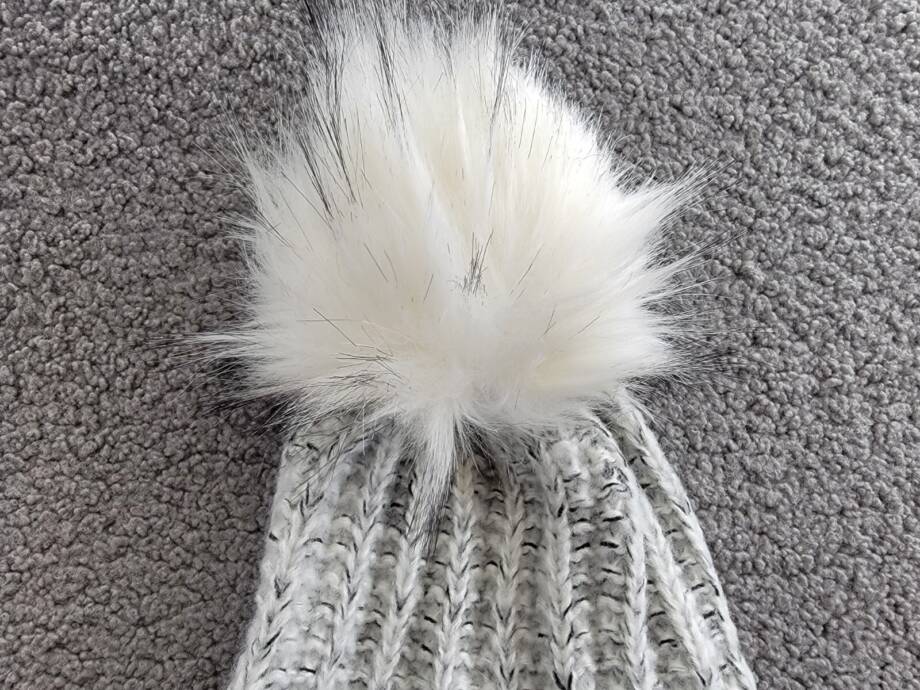 Kyi Kyi Knitted Faux Fur Pom Pom Beanie Hat Women's Silver/Gray Ribbed Hem