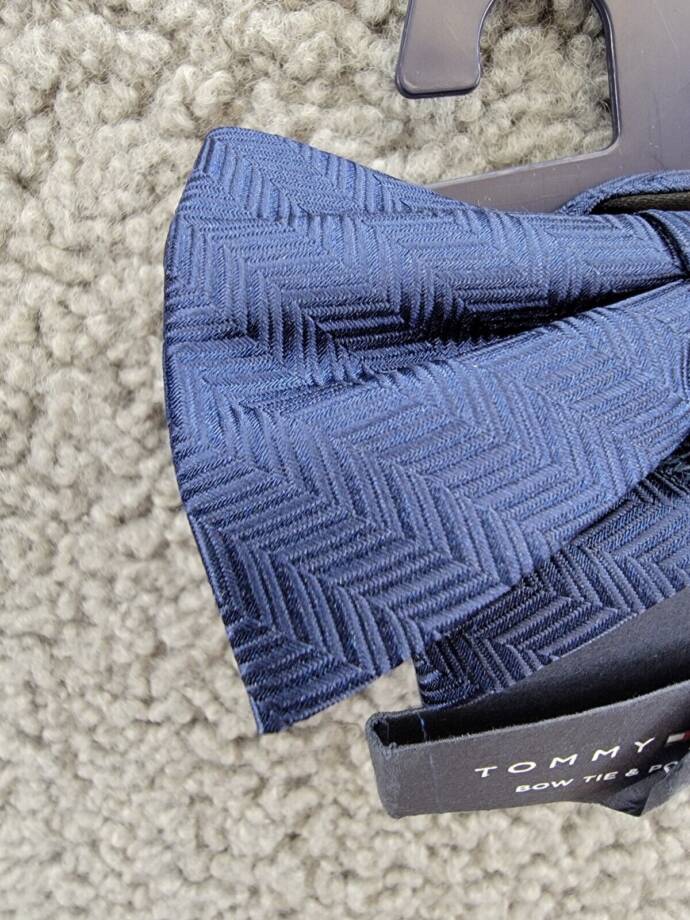 Tommy Hilfiger Silk Tonal Stripe Solid Bow Tie & Gingham Pocket Square Set -Navy