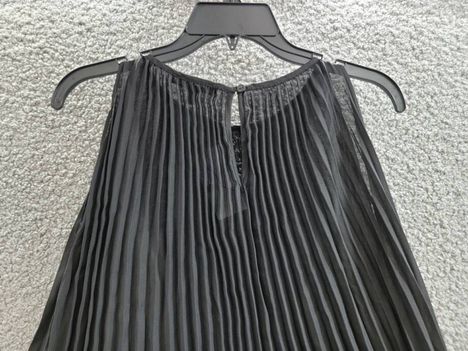Cable & Gauge Pleated Top Womens S Black Sleeveless Back Button/Keyhole Closure