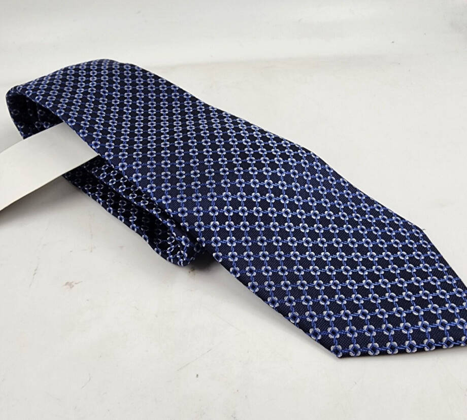 The Men's Store at Bloomingdale's Chainlink Grid Silk Classic Tie Men's 8 Navy