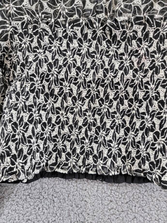 En Saison Embroidered Mock Neck Top Women's XS Black/White Floral Long Sleeve~