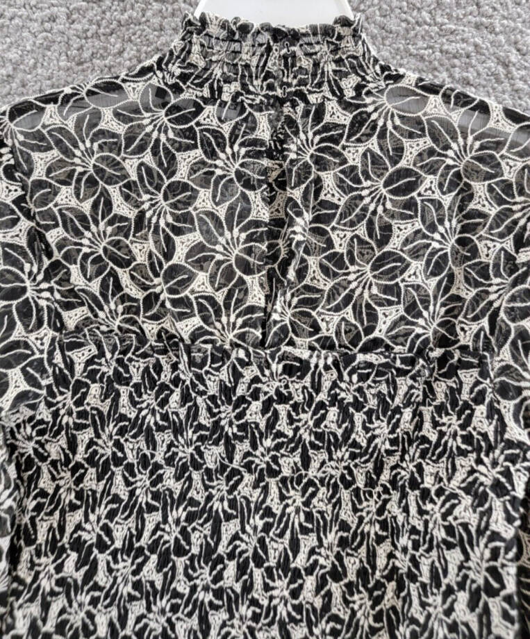 En Saison Embroidered Mock Neck Top Women's XS Black/White Floral Long Sleeve~