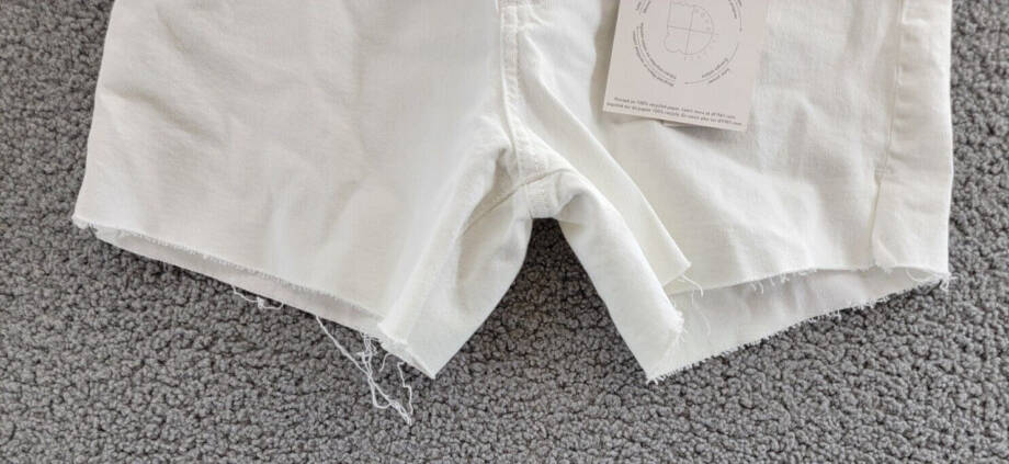 DL1961 Zoie Cutoff Denim Shorts Women's 25 White Frayed Hem Button Zip Closure
