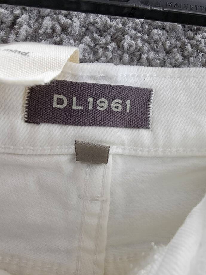 DL1961 Zoie Cutoff Denim Shorts Women's 25 White Frayed Hem Button Zip Closure