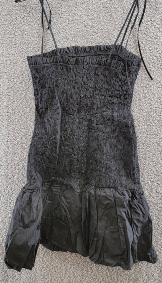 En Saison Smocked Bubble Hem Mini Dress Womens L Black Self-Tie Back Zip Closure