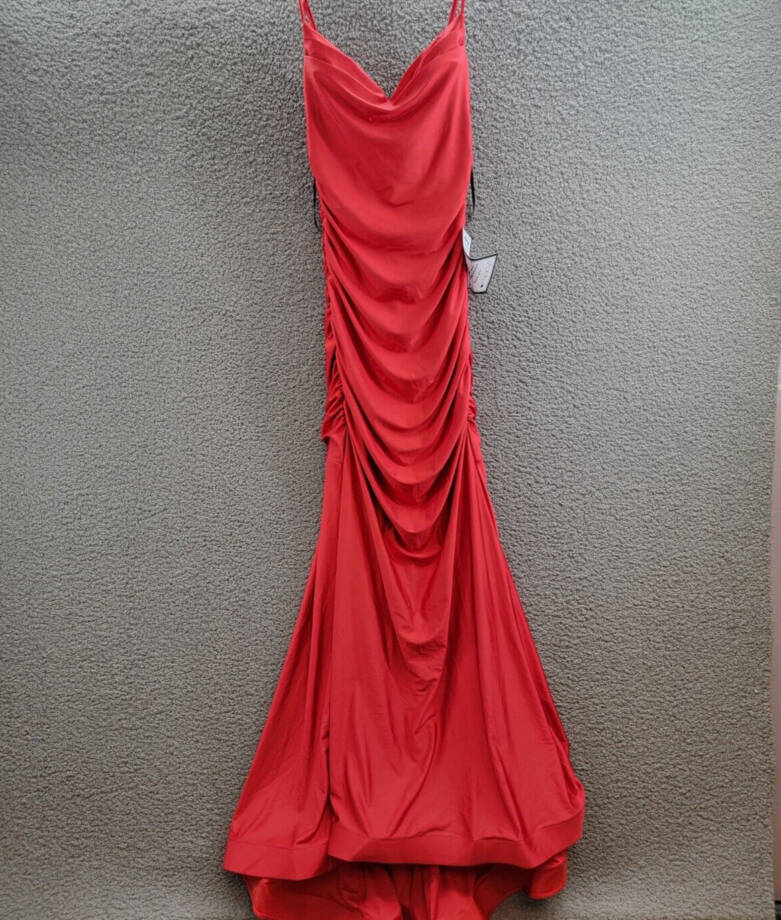 B Darlin Shirred Gown Juniors' 9/10 Red Sleeveless Cowl Neck Back Zip Closure