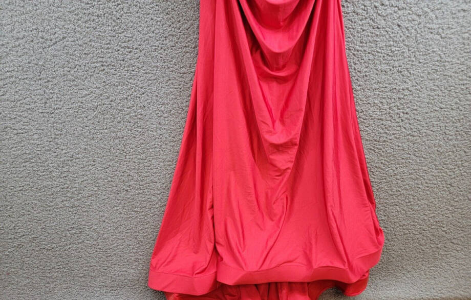 B Darlin Shirred Gown Juniors' 9/10 Red Sleeveless Cowl Neck Back Zip Closure