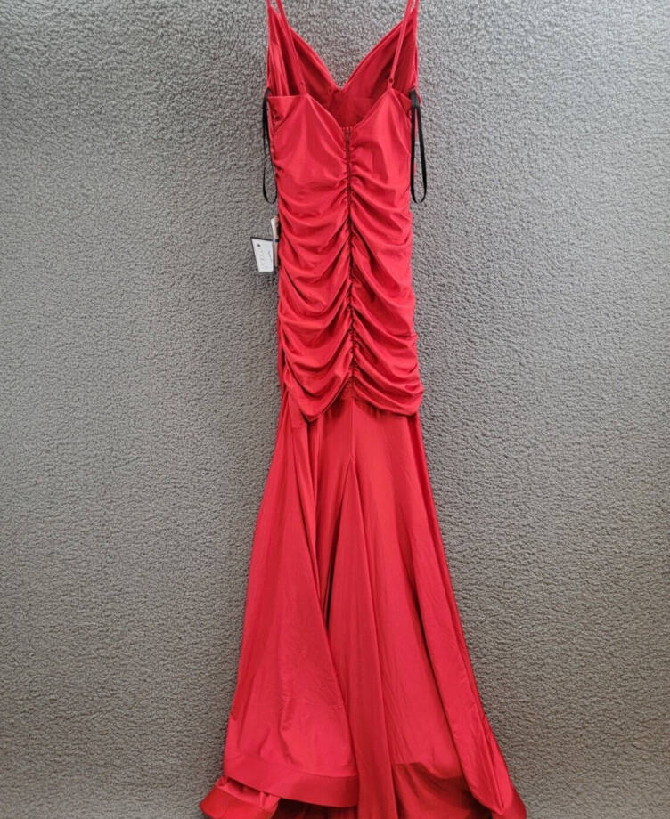 B Darlin Shirred Gown Juniors' 9/10 Red Sleeveless Cowl Neck Back Zip Closure