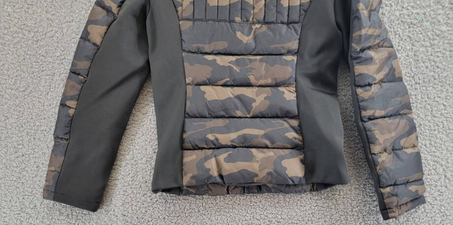 AQUA Lightweight Puffer Jacket Women's S Camo Multi High Neck Full Zip Closure