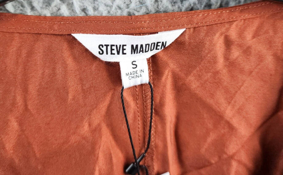 Steve Madden Felicity Top Women's S Burnt Caramel Ruched V-Neck Pullover L/S