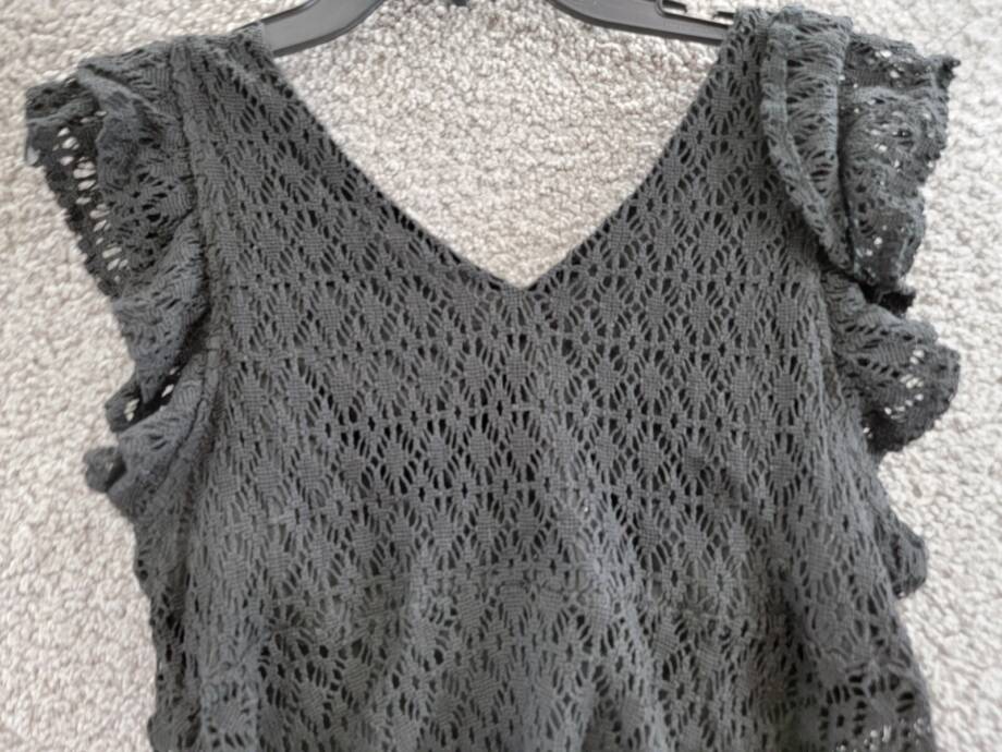 AQUA Crochet Flutter Sleeve Top Women's M Black V-Neck Keyhole O-Ring Detail