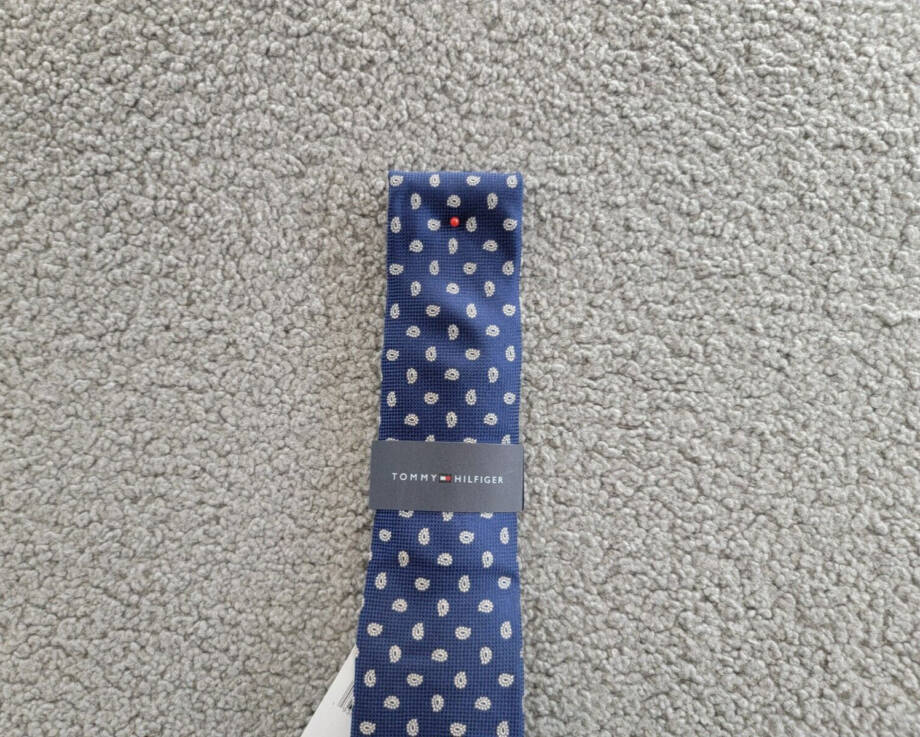 Tommy Hilfiger Classic Oxford Tie Men's One Size Navy/Taupe Paisley Pine Pattern