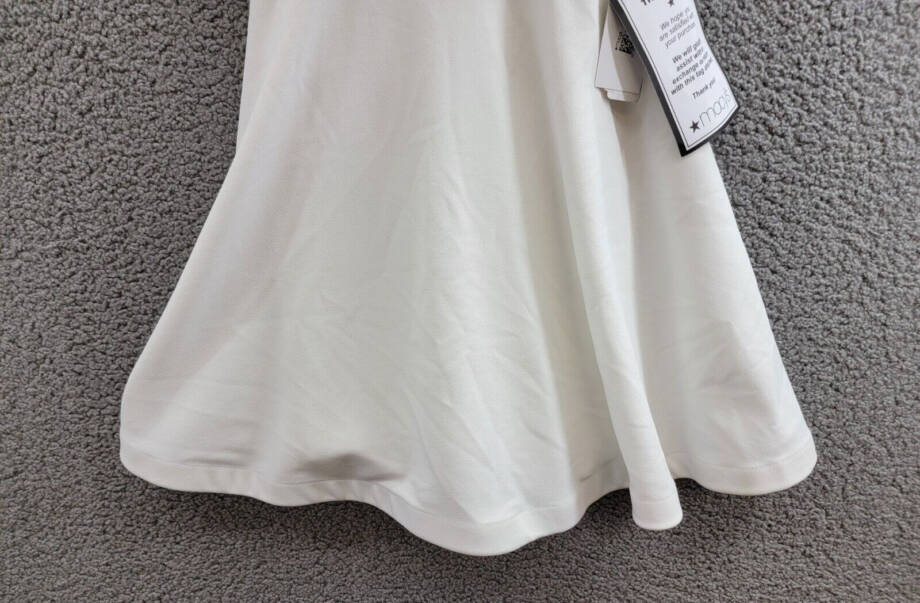 B Darlin Halter-Neck Scuba-Crepe A-Line Dress Juniors 1/2 White Zip Button Back