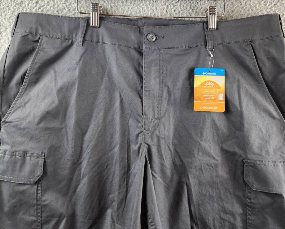 Columbia Rapid Rivers Comfort Stretch Cargo Shorts Men's 42 Gray Button Closure