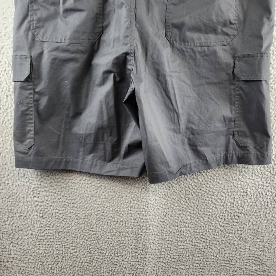 Columbia Rapid Rivers Comfort Stretch Cargo Shorts Men's 42 Gray Button Closure
