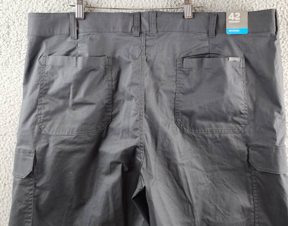 Columbia Rapid Rivers Comfort Stretch Cargo Shorts Men's 42 Gray Button Closure