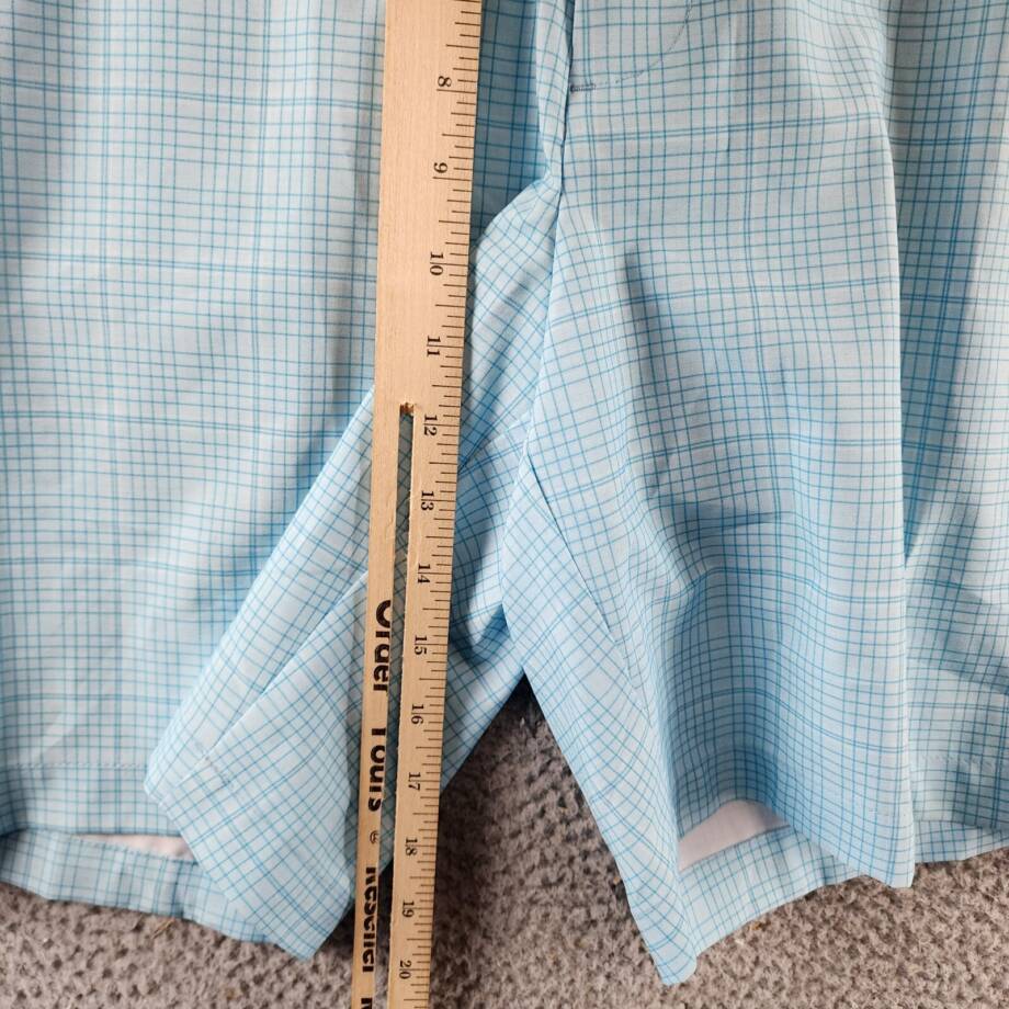 PGA TOUR Check Print Performance 8" Golf Shorts Men's 32 Light Blue Button Zip