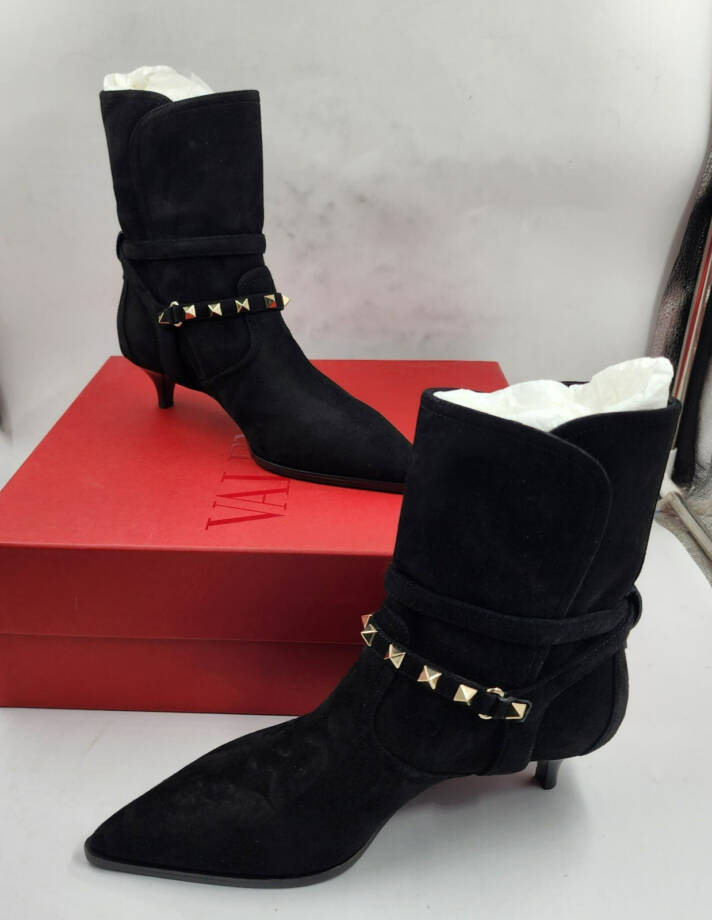 Valentino Garavani 45mm Rockstud Boots Women's 35/4.5US Black Buckle Closure