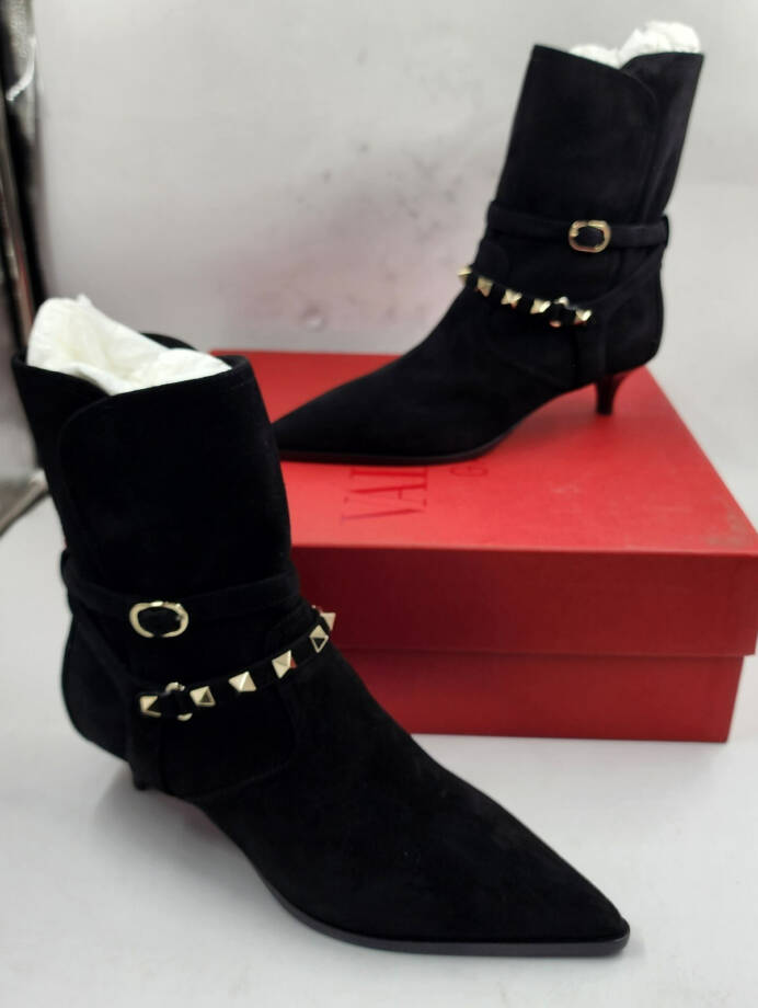 Valentino Garavani 45mm Rockstud Boots Women's 35/4.5US Black Buckle Closure