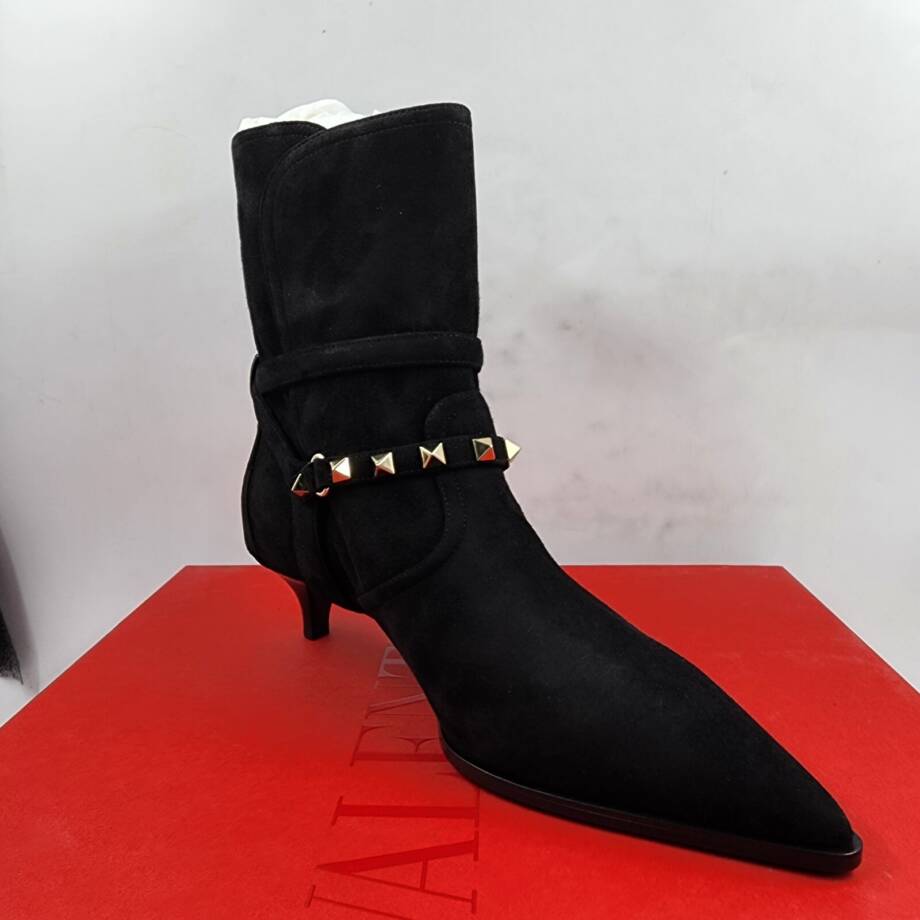 Valentino Garavani 45mm Rockstud Boots Women's 35/4.5US Black Buckle Closure