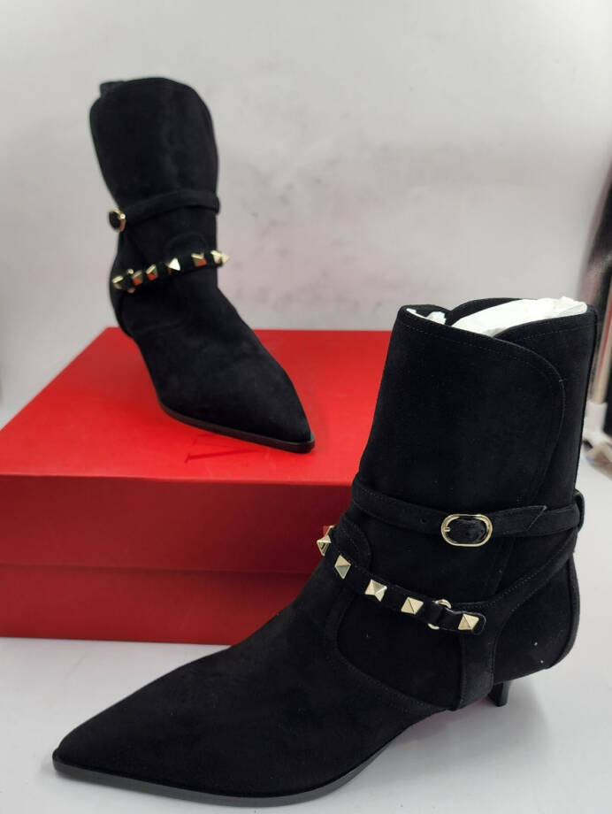 Valentino Garavani 45mm Rockstud Boots Women's 35.5/5US Black Buckle Closure
