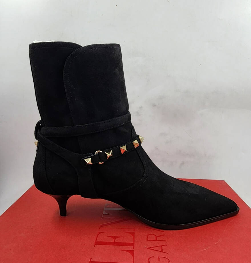 Valentino Garavani 45mm Rockstud Boots Women's 35.5/5US Black Buckle Closure