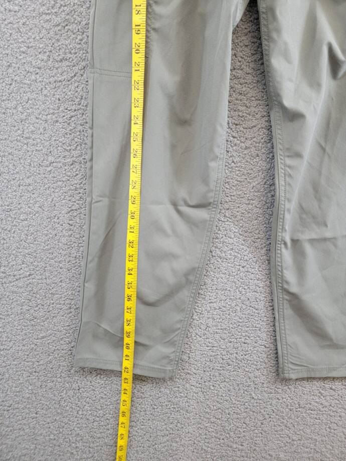 BASS OUTDOOR Essential Tech Cargo Pants Men's 34 Castor Gray Button Zip Closure