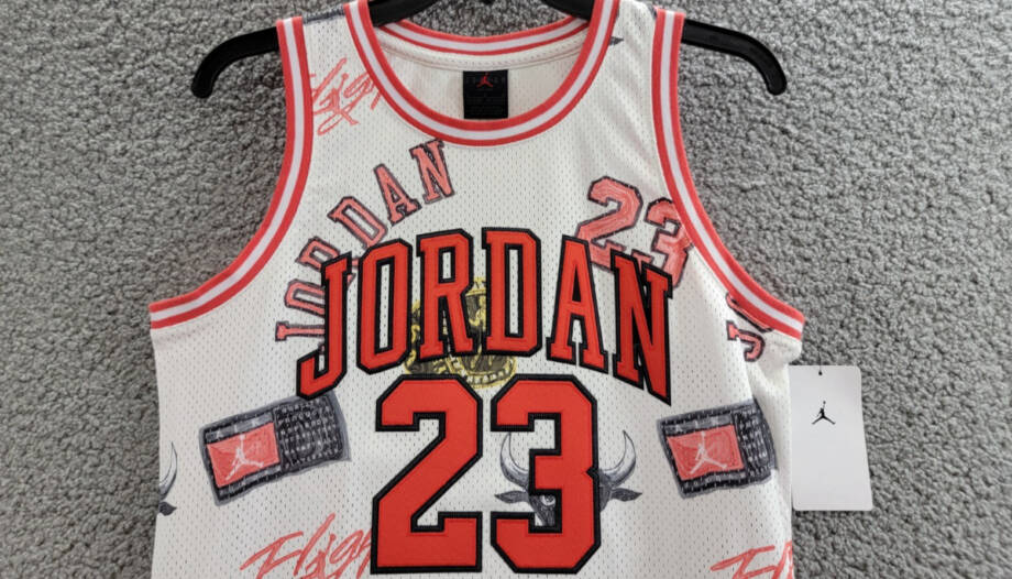 JORDAN Chicago Bulls Jordan 23 Jersey Top Boys' L White Multi Crewneck Pullover