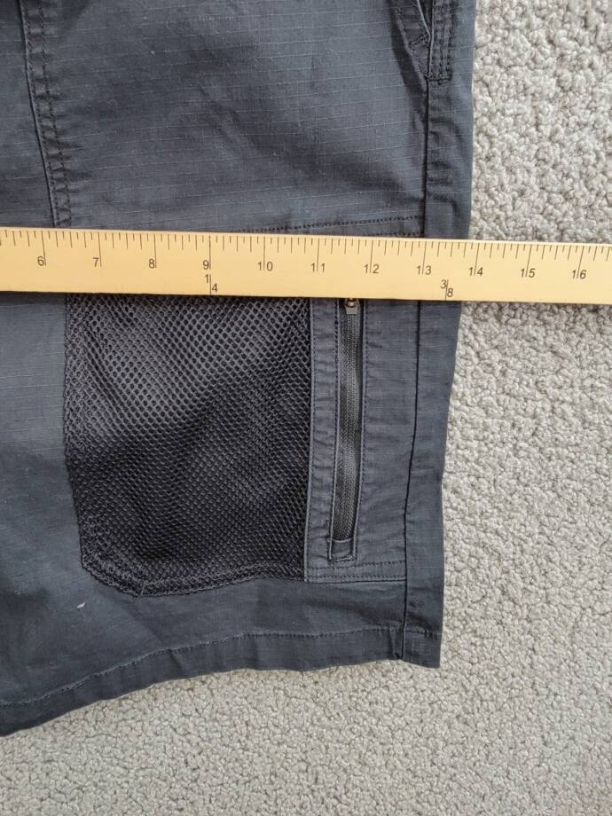 BASS OUTDOOR Carry-All Cargo Shorts Men's 32 Black Zip Fly With Button Closure