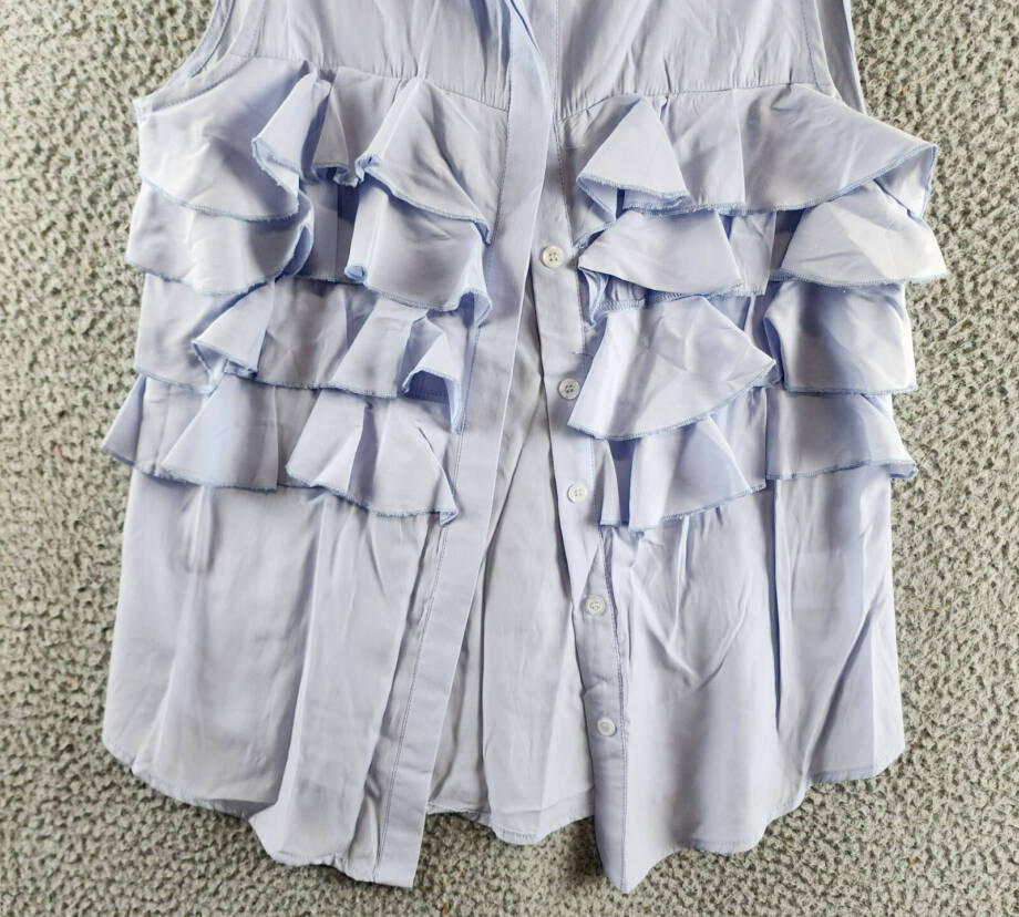 Gracia Sleeveless Ruffle Front Top Women's L Light Blue Collared Button Closure