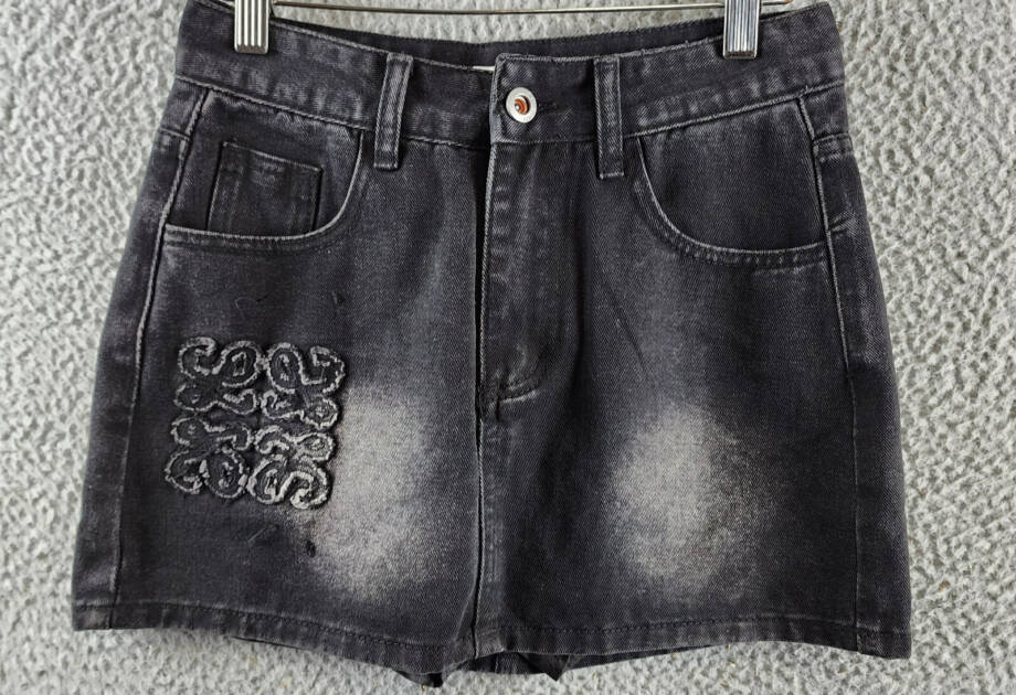 Madonna & Co Denim Mini Skirt Women's M Dark Wash Embroidered Button Zip Closure