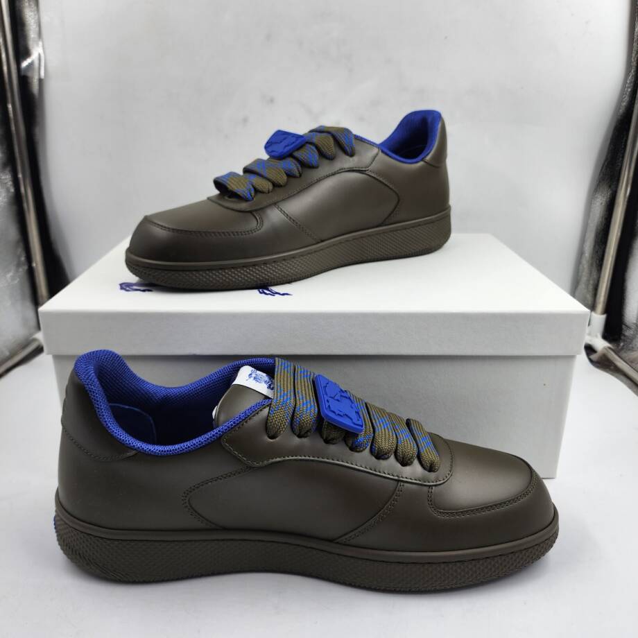 Burberry Terrace Leather Low-Top Sneakers Men's 43.5/10.5 US Loch Round Toe