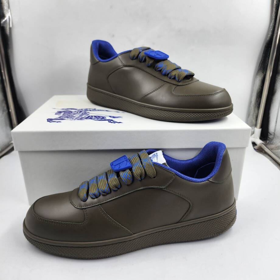 Burberry Terrace Leather Low-Top Sneakers Men's 43.5/10.5 US Loch Round Toe