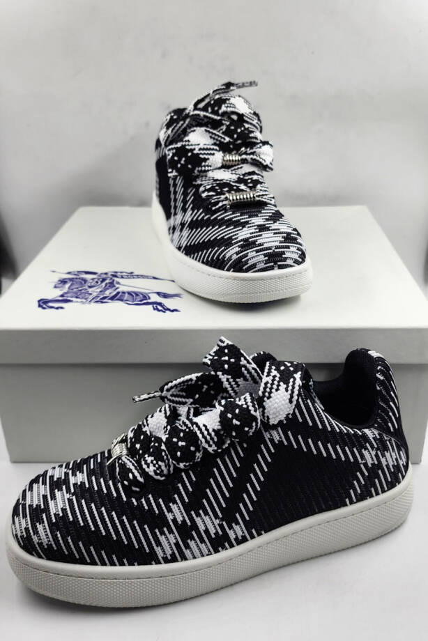 Burberry Check Knit Box Low-Top Sneakers Men's 42/9 US Black/White Lace Up