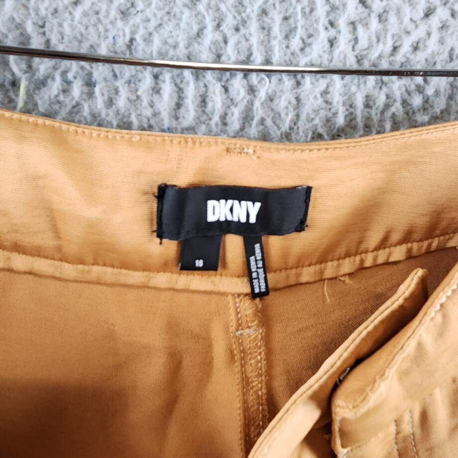 DKNY High Rise Wide-Leg Cargo Pants Women's 16 Tawney Zip Hook & Bar Closure