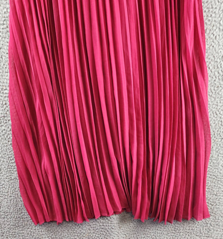 Adrienne Landau Onyx Pleated A Line Skirt Women's L Maroon Zipper Back Closure