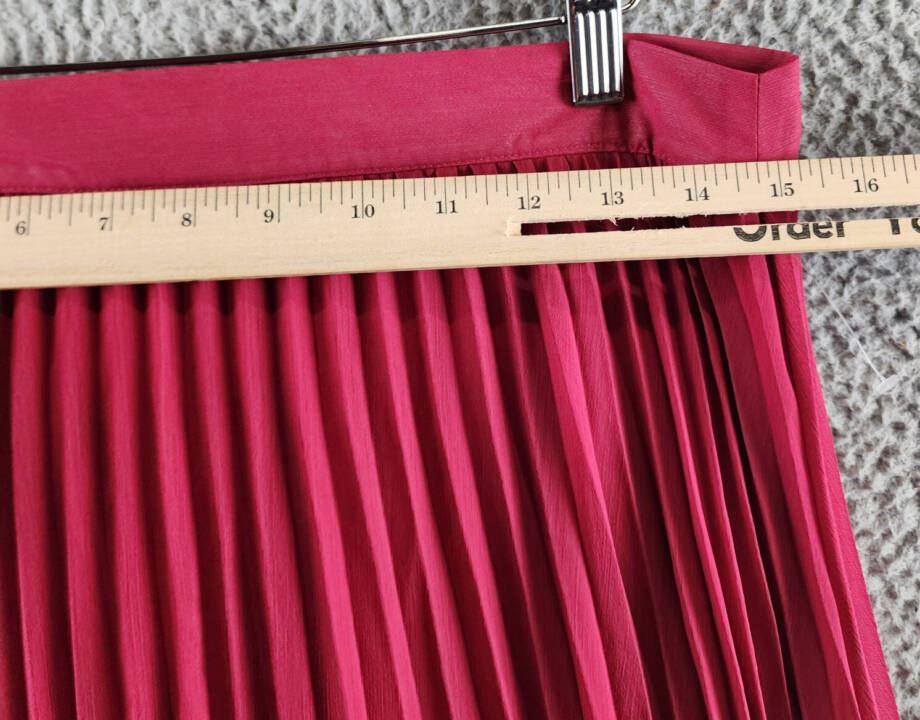 Adrienne Landau Onyx Pleated A Line Skirt Women's L Maroon Zipper Back Closure