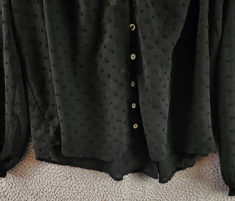 OAT New York Long Sleeve Blouse Women's XS Black V-Neckline Front Button Closure