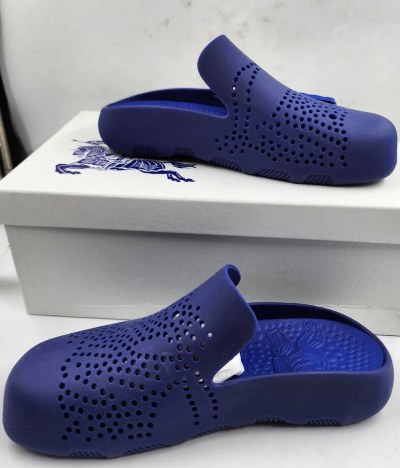 Burberry Stingray Clogs Men's 8 Blue Equestrian Knight Design Burberry Lettering